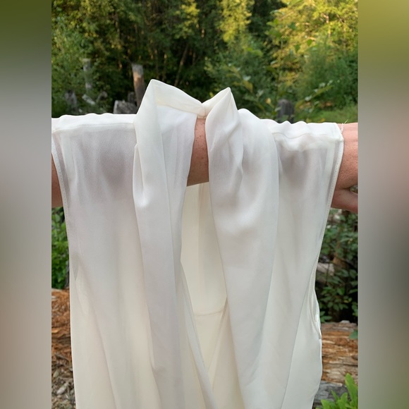 Vince Camuto Silk Pearl white sleeveless layered blouse Sz M whimsical luxury - Picture 3 of 13